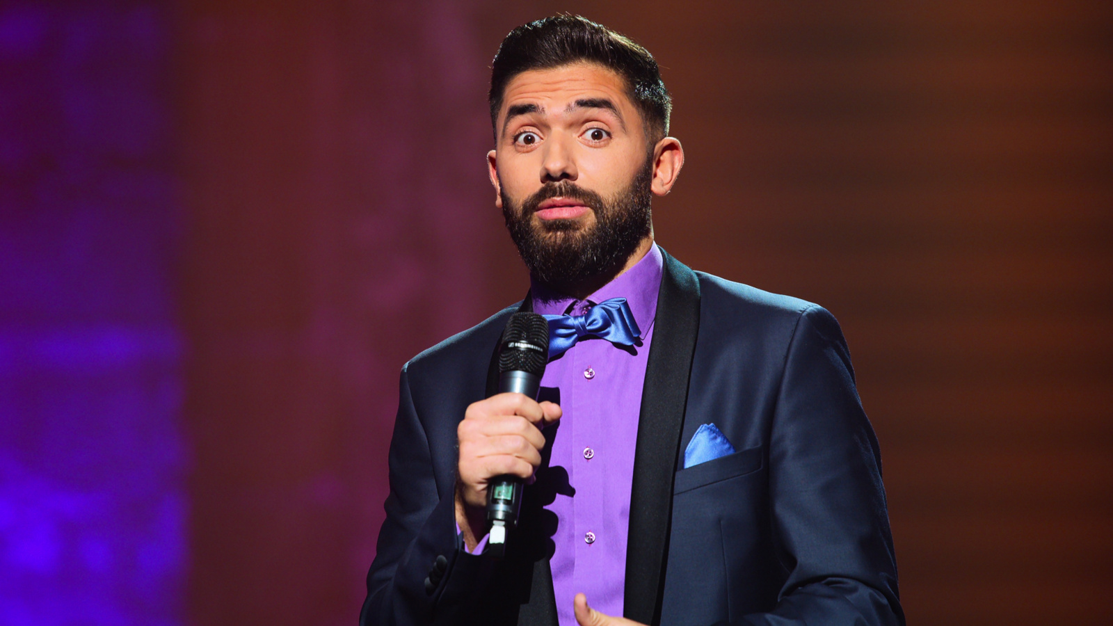 rebell-comedy-rezension-zum-stand-up-special-raus-ausm-zoo