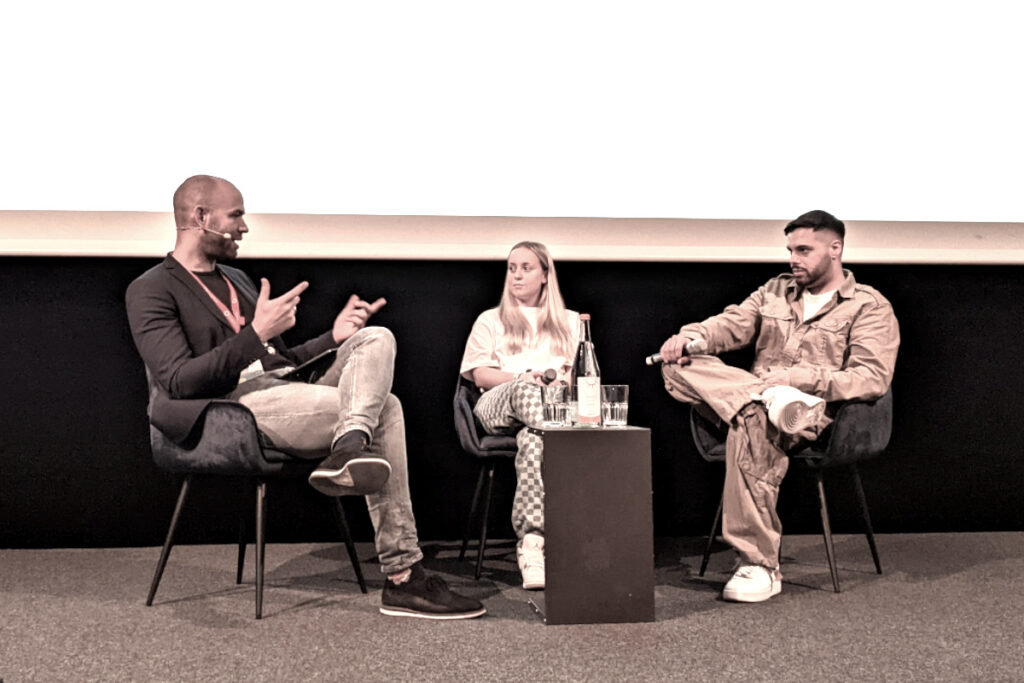 Social-Media-Stars Maria Ziffy und Karim Jamal im Gespräch mit Jim Sengl auf den Medientagen München